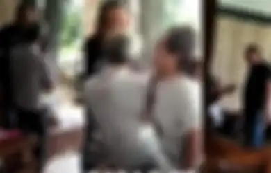 Adu Mulut Sampai Main Kontak Fisik, Aksi Beringas Debt Collector di Pekalongan Viral di Media Sosial, Netizen: Serba Salah!