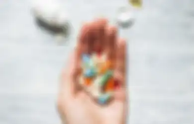 5 Makanan yang Enggak Boleh Dimakan Kalau Lagi Minum Obat-obatan