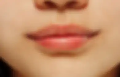 Jangan Tunggu Parah Baru Ambil Langkah, Inilah 5 Cara Mengatasi Bibir Pecah-pecah, Termasuk Hindari Eksfoliasi