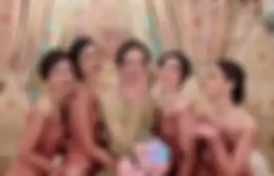 7 Tugas Utama Bridesmaid, Enggak Cuma Sekadar Pakai Seragam Aja!