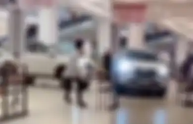 Video Mobil Terobos Masuk Mal Berputar Sambil Ngebut Viral di Tiktok, Ternyata Pengemudinya Stress Karena Ini