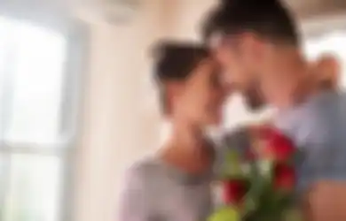 7 Sentuhan Ini Bikin Pacar Salting dan Merasa Paling Dicintai, Simak