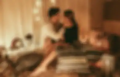Gak Melulu Hubungan Intim, Begini Cara Menjaga Keintiman Pasutri yang Bisa Dilakukan Sebelum Tidur