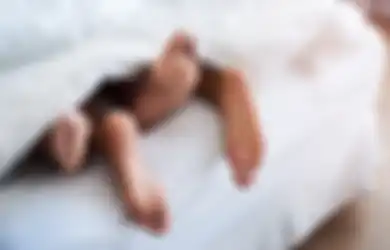 Tak Kuat Tahan Hasrat Bercinta saat Rapat, Pasangan Ini Nekat Lakoni Hubungan Intim hingga Bikin Seluruh Peserta Murka