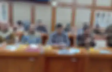 Dirut Garuda Indonesia Bongkar DPR Minta 80 Kursi Business Class untuk Berangkat Haji, Anggota Komisi VI: Ada UU yang Larang?