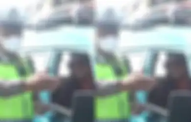 Ditilang Usai Videonya Viral, Heboh Warga Amerika Serikat Jadi Sopir Angkot di Bali