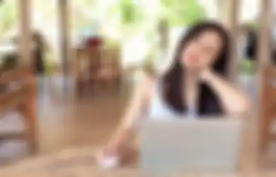 Deretan Penyebab dan Cara Mengatasi Sakit Leher, Termasuk Kelamaan di Depan Komputer
