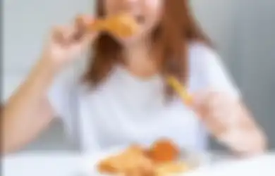 4 Bahaya Makan Terlalu Cepat, Ganggu Pencernaan Hingga Kematian