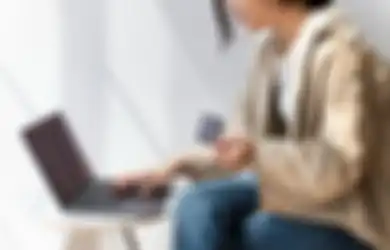 Media Sosial Bikin Kita Lebih Impulsif Beli Barang Enggak Penting?