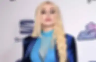 Setelah Bebe Rexha Dilempar Ponsel Disusul Ava Max Ditampar Penonton