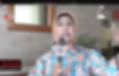 VIRAL di TikTok, Emak-emak Nyanyi Lirik Lagu 'Yu Brik May Hat Brik May Hoff', Sosoknya Ternyata Artis Senior