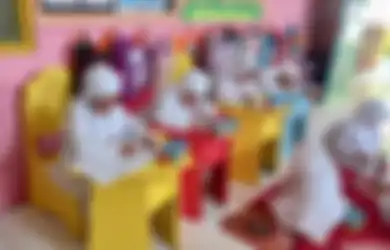 5 Cara Mengatasi Anak Rewel saat Pertama Masuk Sekolah, Ayah Bunda Jangan Keburu Panik!