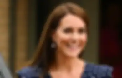 Inspirasi Tampil Charming Pakai Peplum Dress ala Kate Middleton
