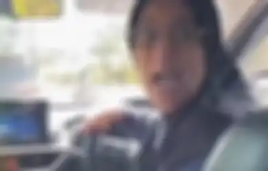 Viral di TikTok, Inilah Sosok Ferry Aljabry  Emak-emak yang Hobi Ngomel dengan Logat Betawi