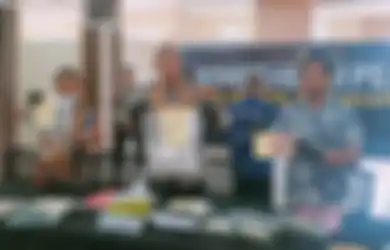 Tubuh Molek Istri Bikin Suami Tega Tawarkan Pada Pria Hidung Belang, Bahkan Lihat dan Rekam saat Korban Layani Customer
