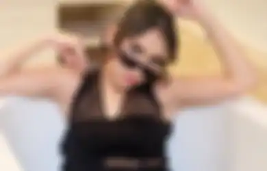 Ayu Ting Ting Pakai Baju Transparan, Outfit Seksi Sang Biduan saat Manggung Off Air Tuai Pro Kontra, Netizen: Waduh Pamali