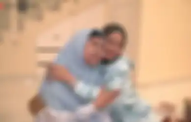 Dilarikan ke Rumah Sakit Sepulang Ibadah Haji, Kondisi Terkini Ibunda Ria Ricis Diungkap, Sempat Alami Henti Jantung