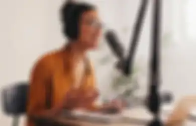 4 Zodiak yang Paling Berpotensi Bikin Podcast Sendiri, Seru Banget!