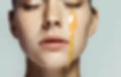 5 Cara Memanfaatkan Madu untuk Hilangkan Jerawat. Wajah Jadi Mulus!