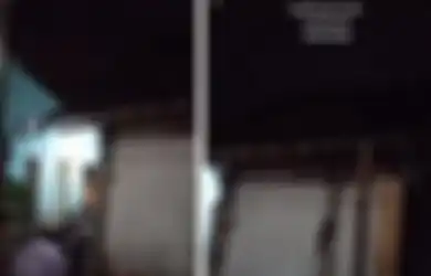 Fenomena Langka Terjadi di Tasikmalaya, Viral di TikTok Hujan Deras Guyur Satu Rumah hingga Bikin Tetangga Geger