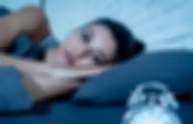 Merasa Sulit Terlelap? Coba Kurangi 4 Kebiasaan Ini Sebelum Tidur!