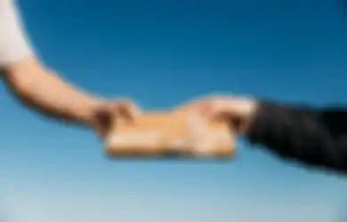 5 Ide Hadiah untuk Mantan Pacar agar Mau Balikan, Sukses Bikin Doi Luluh