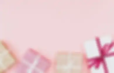 5 Hadiah Romantis untuk Pasangan Selain Bunga dan Cokelat, Dijamin Bikin Doi Kegirangan!