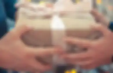 Mulai Dari Parfum hingga Jam Tangan, Berikut Ini Deretan Ide Hadiah untuk Kakak Laki-laki 