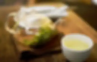 7 Kondisi Orang yang Enggak Boleh Minum Teh Hijau, Berbahaya!