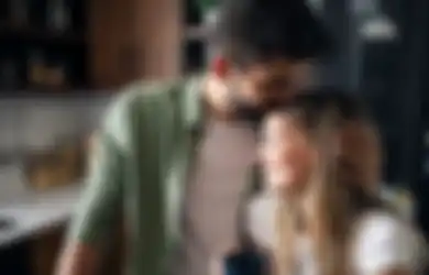 5 Cara Menolak Ciuman Pacar, Harus Dilakukan Kalau Enggak Nyaman!
