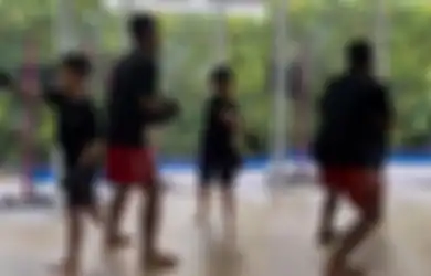 Wajahnya Lebam Dipukul Teman Sekolah, Aksi Rafathar Belajar Bela Diri dengan Petarung MMA Ini Langsung Jadi Sorotan
