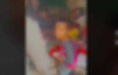 Makan Nasi Pakai Garam, Reaksi 4 Bocah Kakak Beradik Dibelikan Ayam Goreng Bikin Netizen Mewek