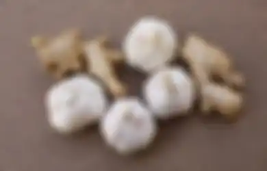 Baik untuk Jantung, 7 Manfaat Makan Bawang Putih dan Jahe Bersamaan