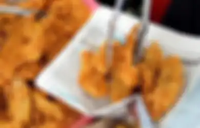 Viral di TikTok Pria Kecewa Usai Beli Pisang Goreng Rp 9 Ribu, Terkejut Ukurannya Sangat Tipis Seperti Keripik!