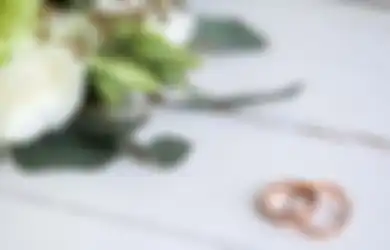 Beri Seserahan Fantastis, Mulai dari Uang Ratusan Juta Rupiah, Sertifikat Rumah, Kos hingga Klinik Gigi, Pernikahan Pasangan Ini Auto Viral di TikTok