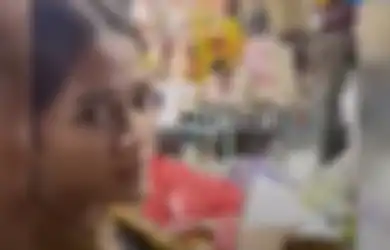 Permintaan Maaf Wanita yang Jadikan Skripsi Sebagai Bungkus Pindang di Pasar Viral di TikTok