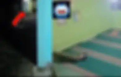 Kaki Terangkat saat Tidur Pulas, Pria Diduga Diseret Makhluk Halus di Mushola hingga Videonya Viral di TikTok