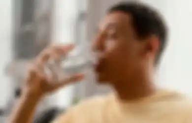 Tips Kesehatan, Benarkah Minum Air Putih Ampuh Mencegah Asam Urat?