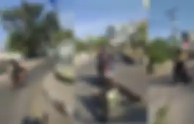 Pemuda Terjatuh dari Motor Usai Lecehkan Emak-emak di Jalan, Warganet: Karmanya Cepat dan Akurat!