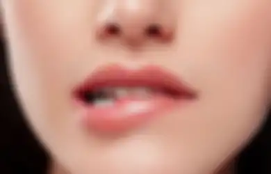 3 Trik Ampuh Menghilangkan Kebiasaan Menggigit dan Menjilat Bibir