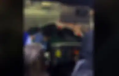 VIRAL Mobil Mini Cooper Hadang Bus Transjakarta, Berawal dari Senggolan di Jalan