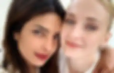 Priyanka Chopra dan Sophie Turner Udah Saling Unfollow di Instagram!