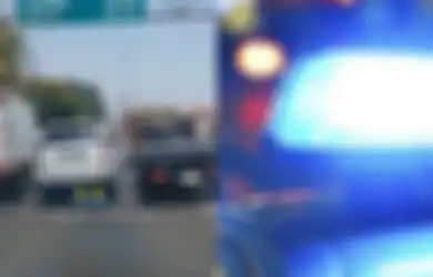 Viral di TikTok Mobil Pajero Kawal Ambulans Pakai Strobo,  Ternyata Ada Aturan dan Sanksinya