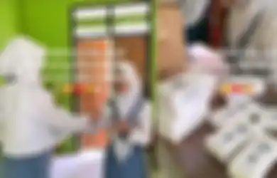 Viral di TikTok Bendara Bagikan Kipas Angin Portable untuk Teman Sekelas, Ternyata Ini Alasan di Baliknya