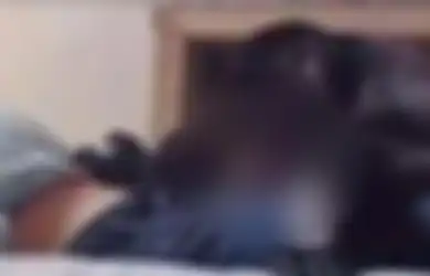 VIRAL Pria Dilecehkan Seekor Kera saat Tertidur Lelap, Begini Kronologinya!