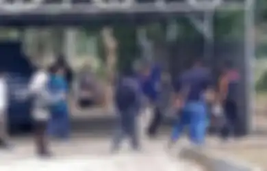 Terkuak Ada Mimin di TKP saat Eksekusi Tuti dan Amalia, Warga Histeris Nonton Pra Rekonstruksi Yosep Gendong Jenazah Anaknya: Ngeri Ya Allah