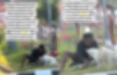 Makan Sebungkus Nasi Bareng Anjing, Pria Ini Bikin yang Lihat Mewek, Aksinya Viral di TikTok