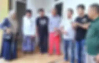 VIRAL Pertemuan Enuh ODGJ Lulusan ITB dengan Teman Kuliah, Tak Kuasa Tahan Tangis