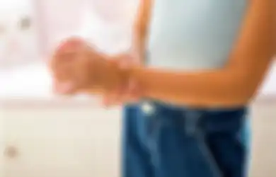 5 Arti Kedutan di Pergelangan Tangan, Sinyal Soal Emosional Individu