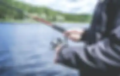 15 Ide Hadiah untuk Orang yang Hobi Memancing, Beri Kado Ini Dijamin Bermanfaat